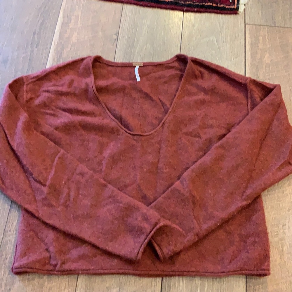 Lovely v neck cashmere sweater